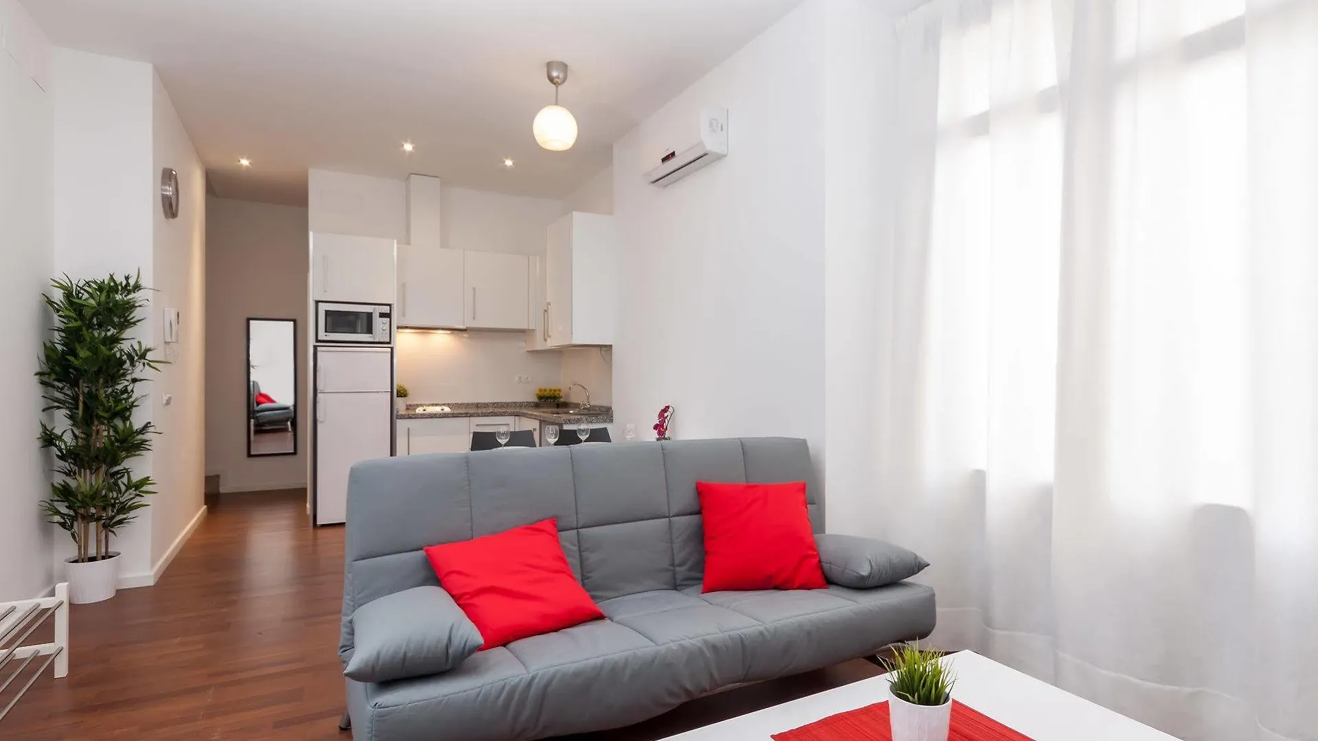 Feelathome Merced Apartments Malaga Spain