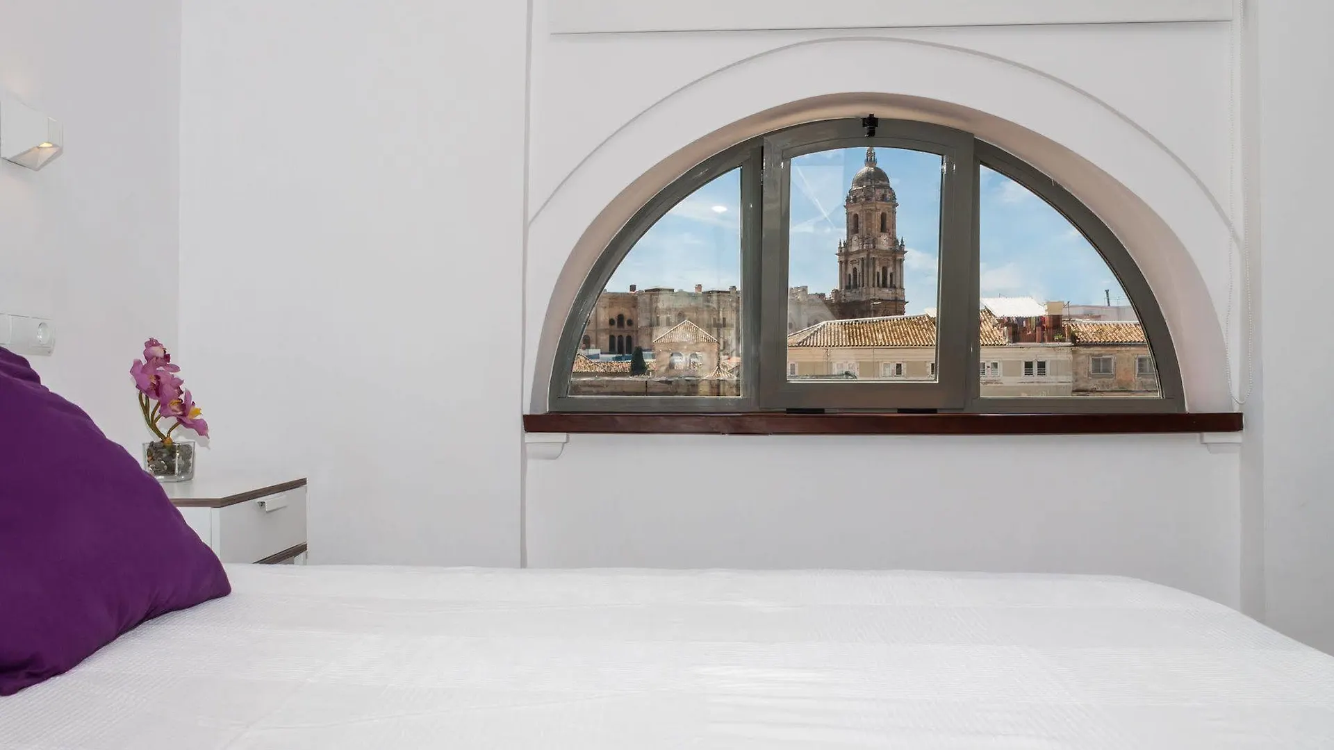 Feelathome Merced Apartments Malaga Spain